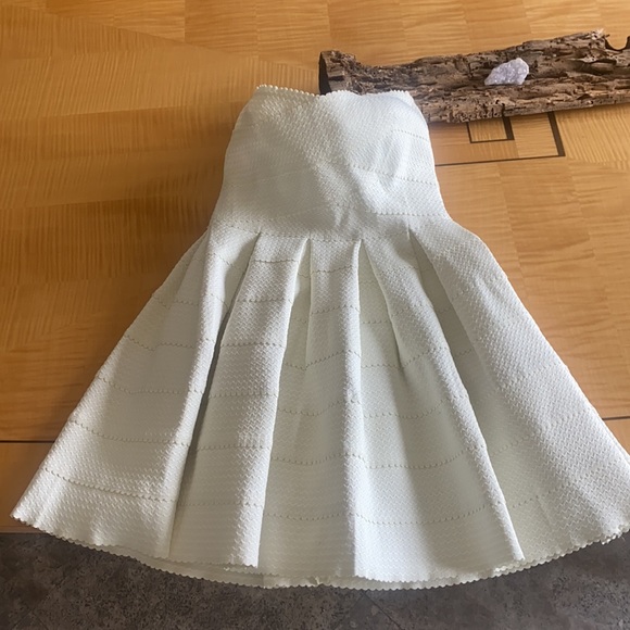 Dress - Picture 2 of 7